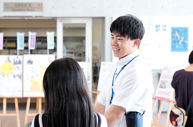 キャンパス見学ツアー